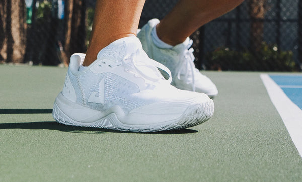 Close up of a pickleball player in a pair of JOOLA R4LLy women's pickleball shoe.