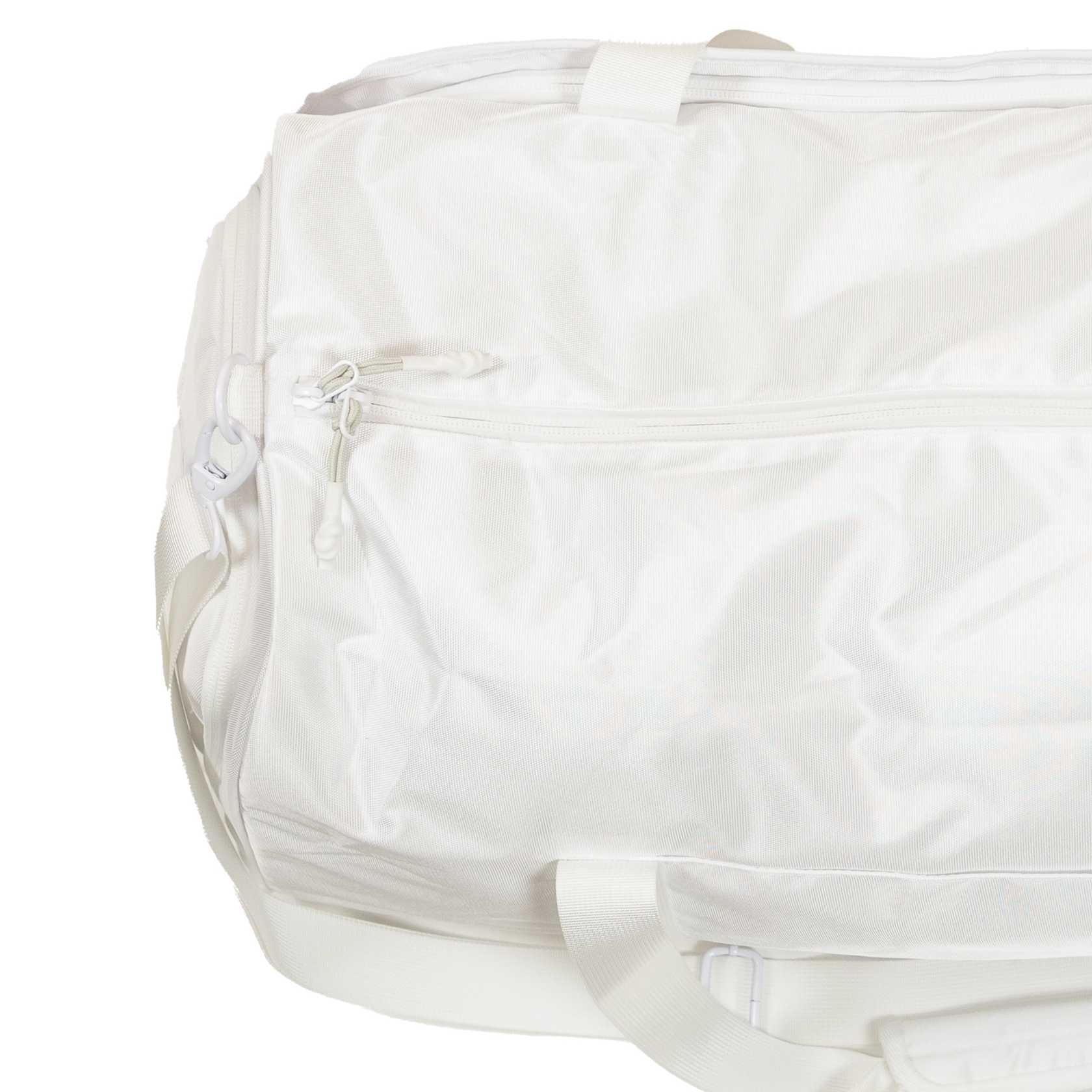 White background, close up image of the zipper on the JOOLA Ben's Bag duffle.